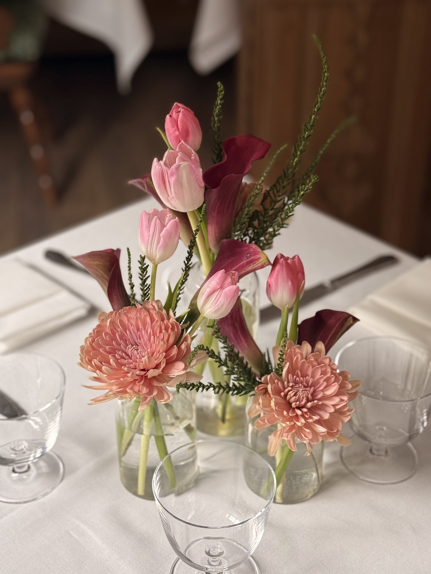 Floral table centerpiece